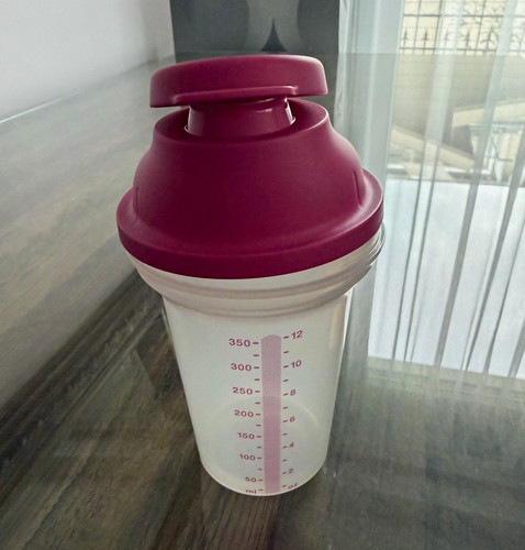 Tupperware shake mix - shake, it