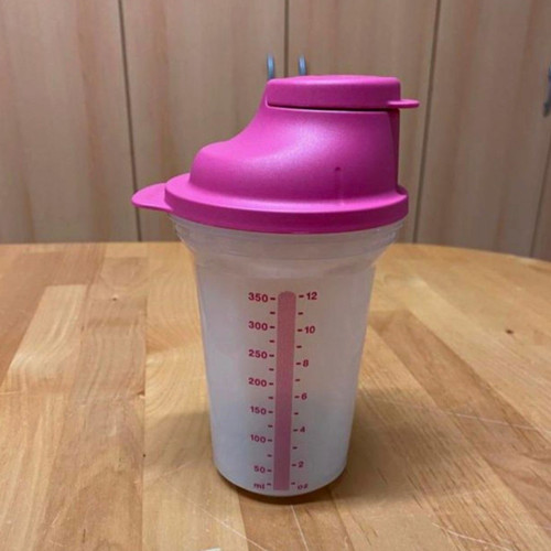 Tupperware shake shaker - tupperware,
