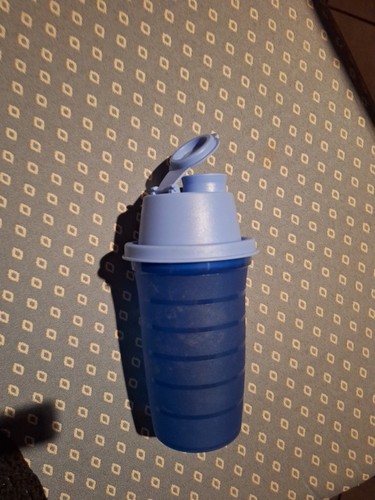 Tupperware shaker mixer - shaker,