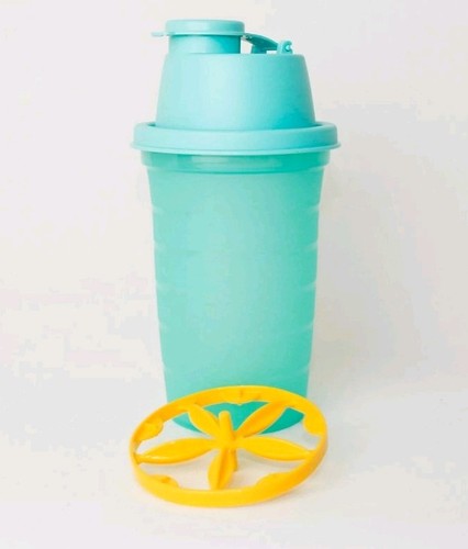 Tupperware shake shaker - tupperware,