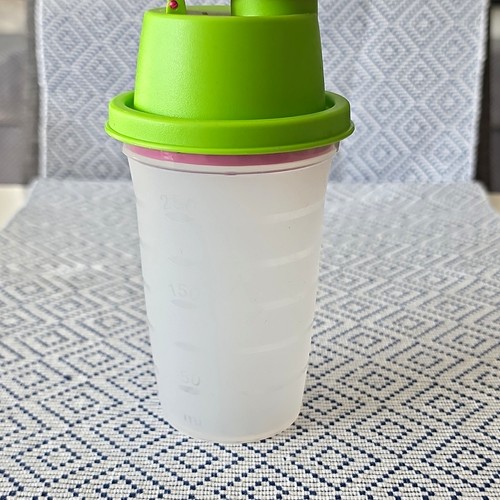 Tupperware shaker - tupperware,