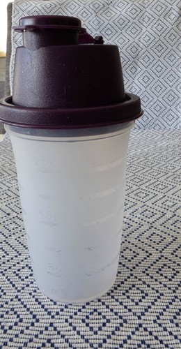 Tupperware shaker - tupperware,